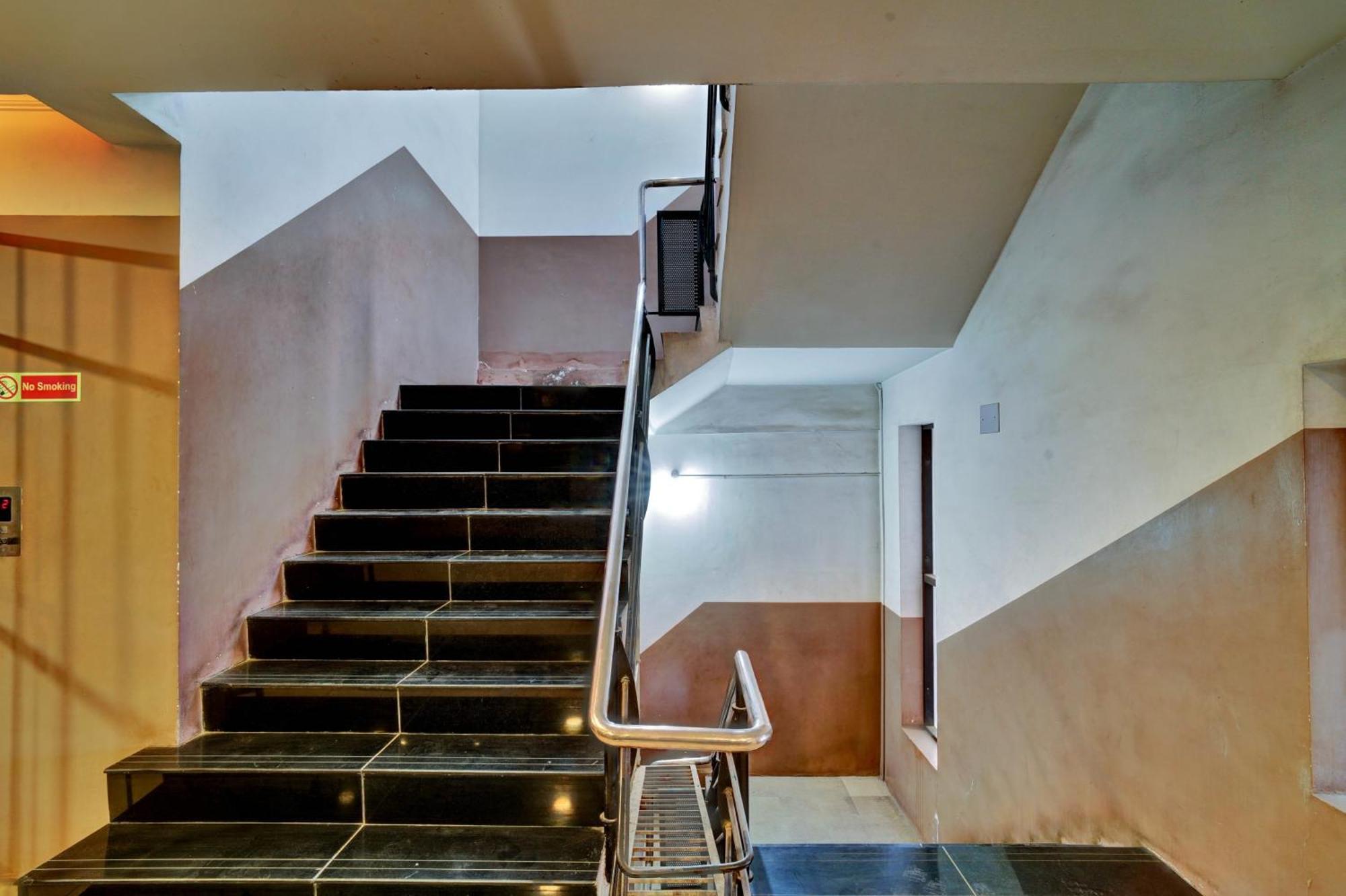Hotel O Jk Inn Tiruppur Eksteriør billede